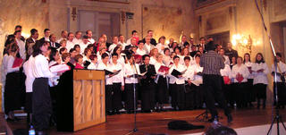 La chorale municipale de Drynia (Chypre) a enchant le public lors de ses concerts  Dijon et  Genlis